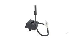 Używane Antena Tesla Model Y (5YJY) EV 4x4 Cena € 45,00 Z VAT oferowane przez Automaterialen Ronald Morien B.V.