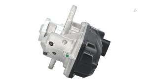 Nya EGR-ventil Renault Trafic Passenger (1JL/2JL/3JL/4JL) 2.0 dCi 16V 170 Pris € 99,00 Inklusive moms erbjuds av Automaterialen Ronald Morien B.V.