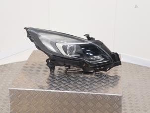 Begagnade Strålkastare, höger Opel Zafira Tourer (P12) 2.0 CDTI 16V 130 Ecotec Pris € 189,00 Inklusive moms erbjuds av Automaterialen Ronald Morien B.V.