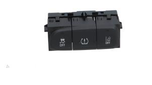 Gebruikte Schakelaar Opel Crossland X/Crossland 1.2 Turbo 12V Prijs € 14,99 Inclusief btw aangeboden door Automaterialen Ronald Morien B.V.