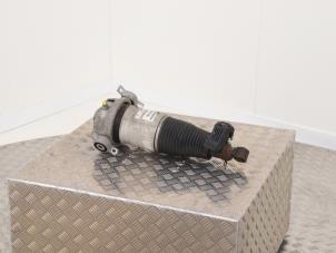 Gebruikte Veerpoot links-achter Audi Q7 (4LB) 4.2 FSI V8 32V Prijs € 95,00 Margeregeling aangeboden door Automaterialen Ronald Morien B.V.