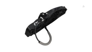 Gebruikte Deurgreep 4Deurs links-achter Ford Fiesta 7 1.0 EcoBoost 12V Prijs € 19,00 Margeregeling aangeboden door Automaterialen Ronald Morien B.V.