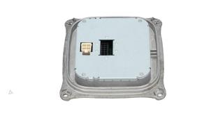 Używane Modułowy reflektor LED Peugeot 308 SW (L4/L9/LC/LJ/LR) 1.2 12V e-THP PureTech 130 Cena € 75,00 Procedura marży oferowane przez Automaterialen Ronald Morien B.V.