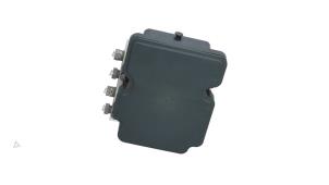 Begagnade ABS-pump Renault Captur (2R) 1.2 TCE 16V EDC Pris € 115,00 Marginaltabell erbjuds av Automaterialen Ronald Morien B.V.