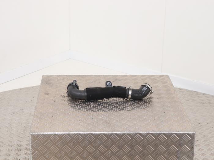 Turborör från en Audi A4 Allroad Quattro (B8) 2.0 TDI 16V 2016