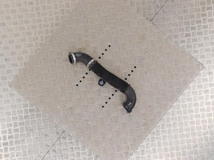 Turborör från en Audi A4 Allroad Quattro (B8) 2.0 TDI 16V 2016