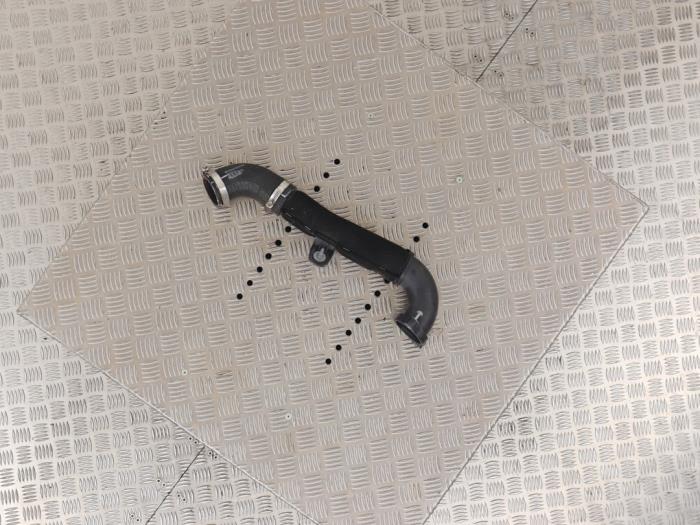 Turborör från en Audi A4 Allroad Quattro (B8) 2.0 TDI 16V 2016