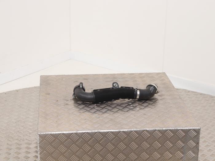 Turborör från en Audi A4 Allroad Quattro (B8) 2.0 TDI 16V 2016