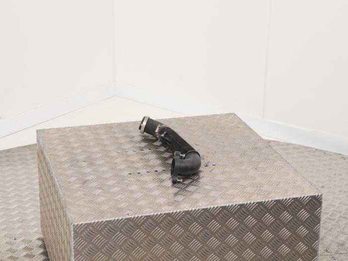 Turborör från en Audi A4 Allroad Quattro (B8) 2.0 TDI 16V 2016