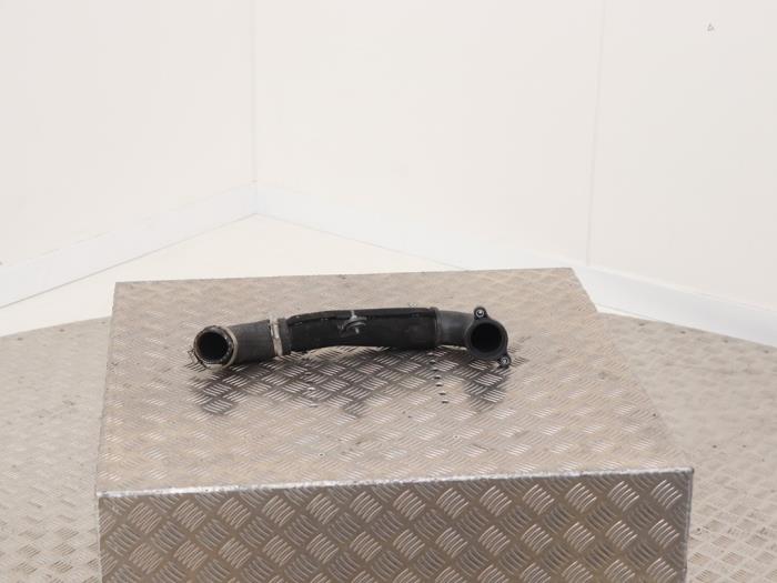 Turborör från en Audi A4 Allroad Quattro (B8) 2.0 TDI 16V 2016