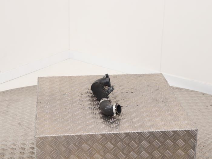 Turborör från en Audi A4 Allroad Quattro (B8) 2.0 TDI 16V 2016