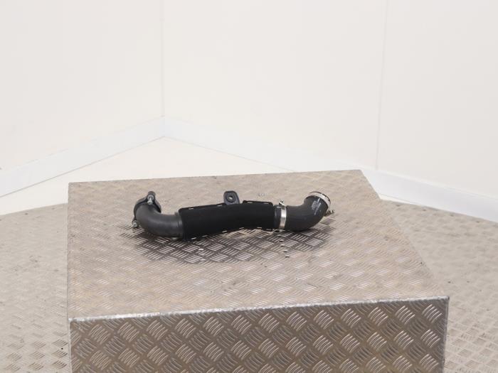 Turborör från en Audi A4 Allroad Quattro (B8) 2.0 TDI 16V 2016