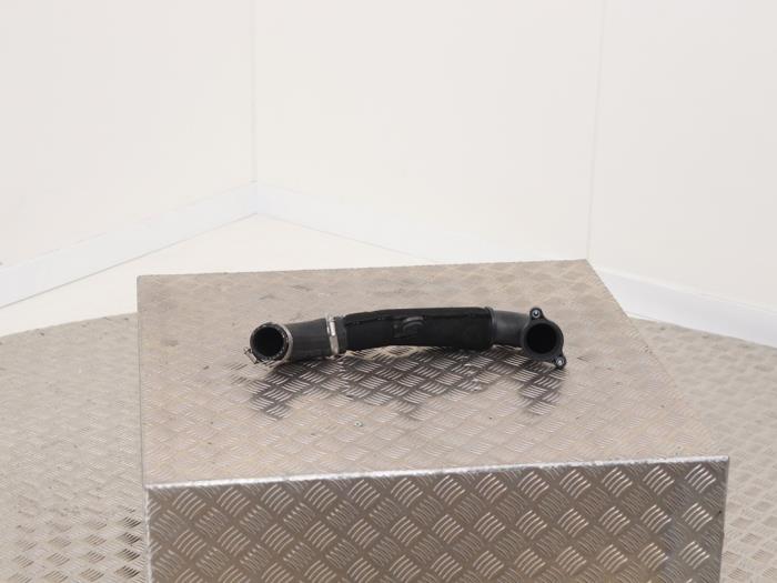 Turborör från en Audi A4 Allroad Quattro (B8) 2.0 TDI 16V 2016