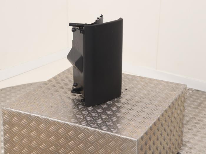 Handskfack från en Porsche Cayenne (9PA) 4.5 S V8 32V 2003