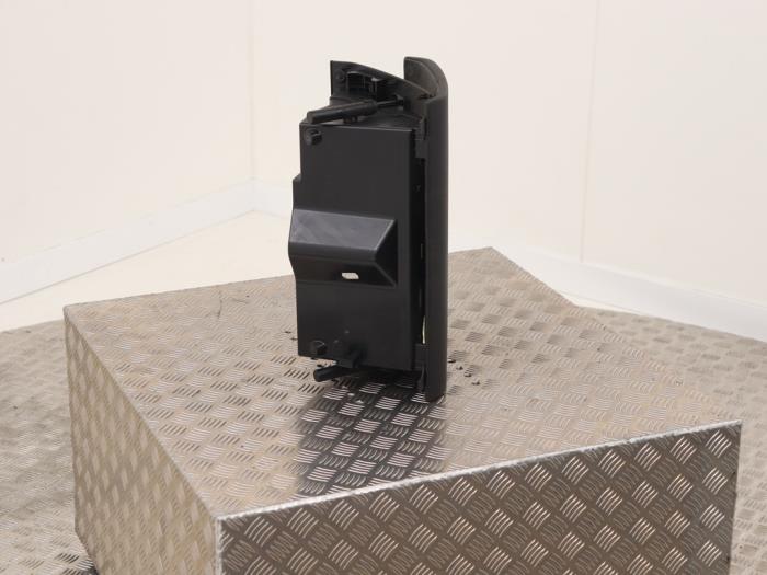 Handskfack från en Porsche Cayenne (9PA) 4.5 S V8 32V 2003