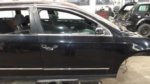 Begagnade Framdörr, 4-dörrars, höger Volkswagen Passat Variant (3C5) 1.4 TSI 16V Pris € 75,00 Marginaltabell erbjuds av Automaterialen Ronald Morien B.V.