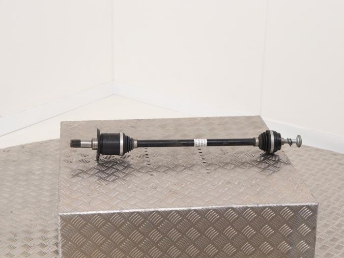 Drivaxel, höger bak från en BMW 3 serie Touring (G21) 320i 2.0 TwinPower Turbo 16V 2019