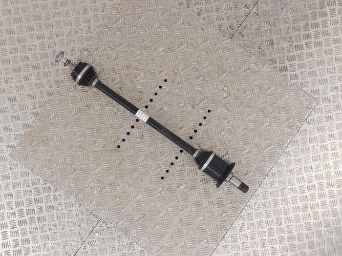 Drivaxel, höger bak från en BMW 3 serie Touring (G21) 320i 2.0 TwinPower Turbo 16V 2019