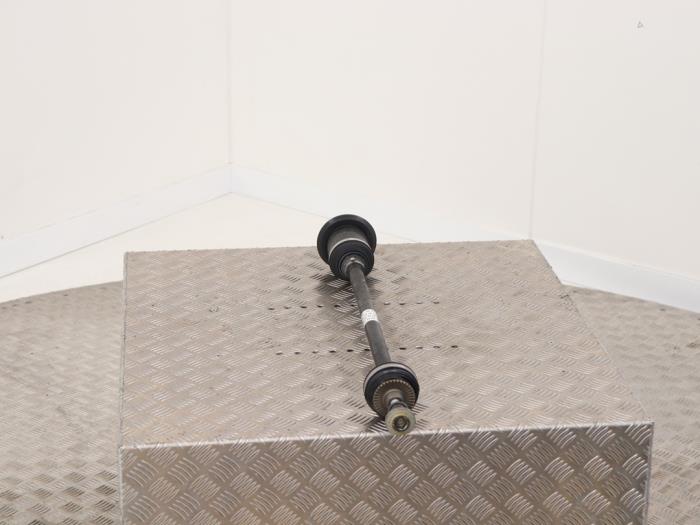 Drivaxel, höger bak från en BMW 3 serie Touring (G21) 320i 2.0 TwinPower Turbo 16V 2019