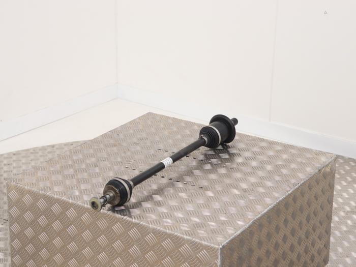 Drivaxel, höger bak från en BMW 3 serie Touring (G21) 320i 2.0 TwinPower Turbo 16V 2019