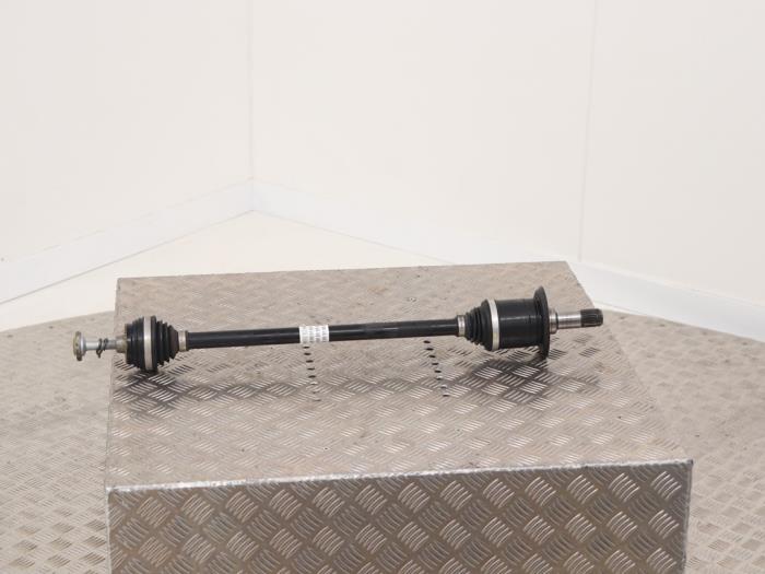 Drivaxel, höger bak från en BMW 3 serie Touring (G21) 320i 2.0 TwinPower Turbo 16V 2019