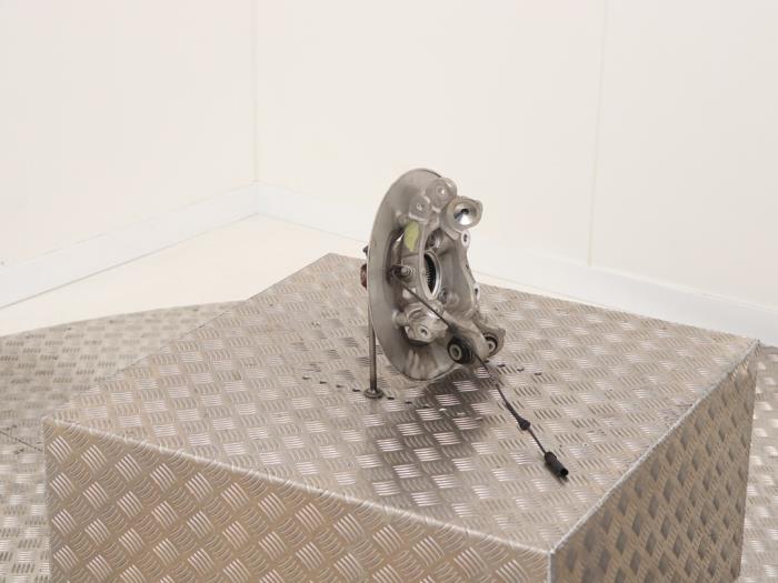 Spindel, vänster bak från en BMW 3 serie Touring (G21) 320i 2.0 TwinPower Turbo 16V 2019