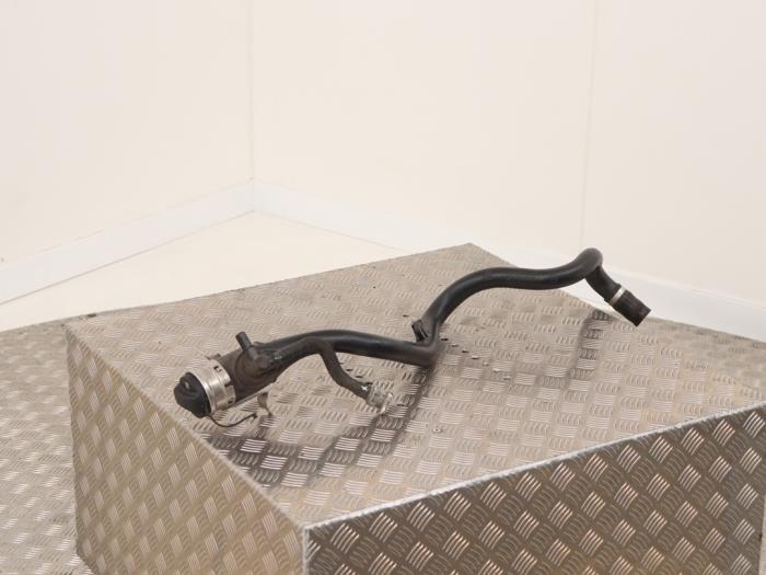 Påfyllningsrör, bränsletank från en BMW 3 serie Touring (G21) 320i 2.0 TwinPower Turbo 16V 2019