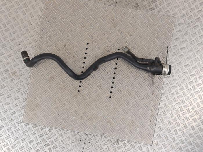 Påfyllningsrör, bränsletank från en BMW 3 serie Touring (G21) 320i 2.0 TwinPower Turbo 16V 2019