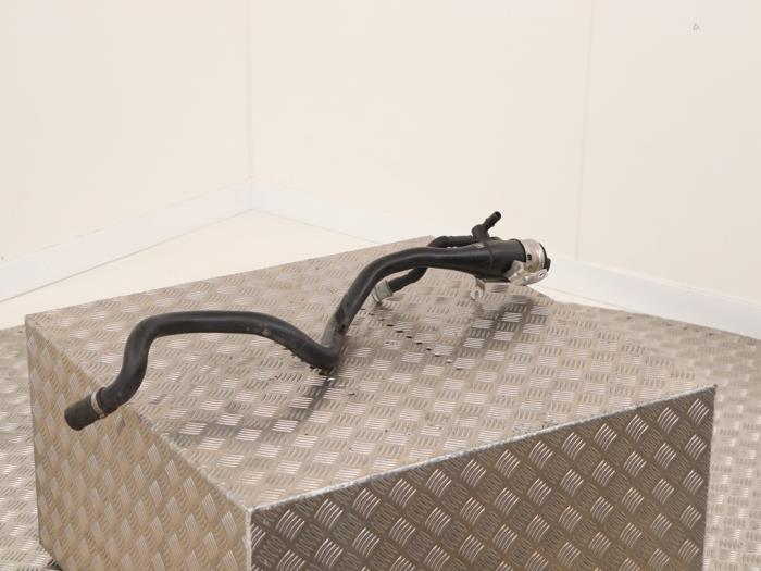 Påfyllningsrör, bränsletank från en BMW 3 serie Touring (G21) 320i 2.0 TwinPower Turbo 16V 2019