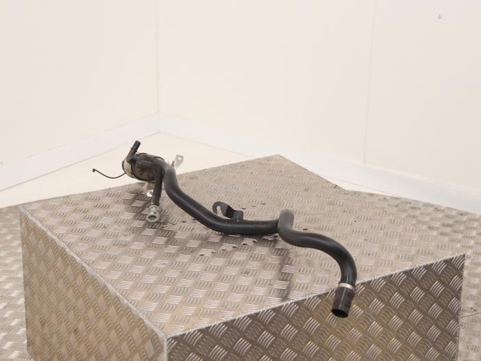 Påfyllningsrör, bränsletank från en BMW 3 serie Touring (G21) 320i 2.0 TwinPower Turbo 16V 2019