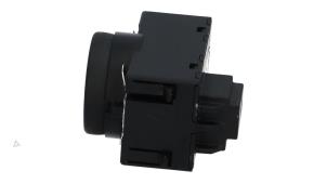 Begagnade Brytare, eldrivet säte BMW 3 serie Touring (G21) 320i 2.0 TwinPower Turbo 16V Pris € 29,00 Marginaltabell erbjuds av Automaterialen Ronald Morien B.V.