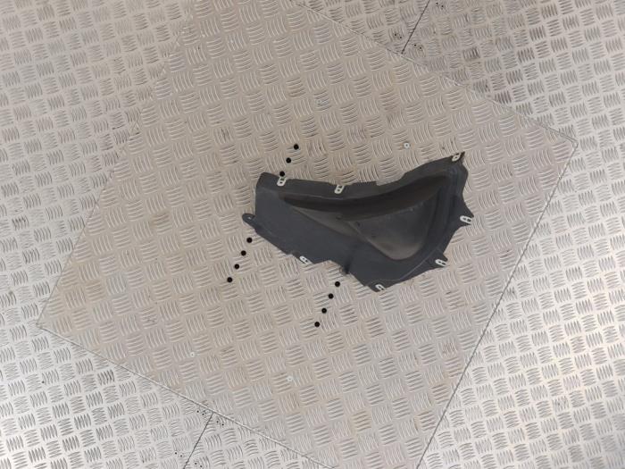 Skydd, diverse från en BMW 3 serie Touring (G21) 320i 2.0 TwinPower Turbo 16V 2019