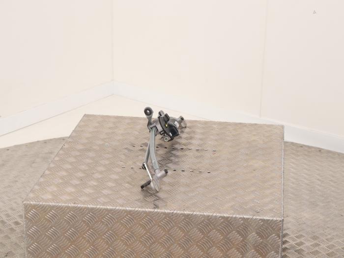 Torkarmotor + mekanism från en BMW 3 serie Touring (G21) 320i 2.0 TwinPower Turbo 16V 2019