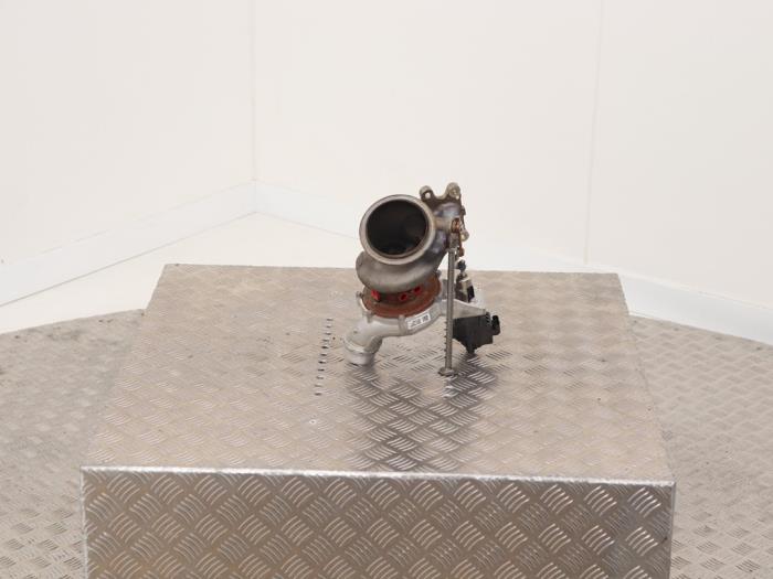 Turbo från en BMW 3 serie Touring (G21) 320i 2.0 TwinPower Turbo 16V 2019