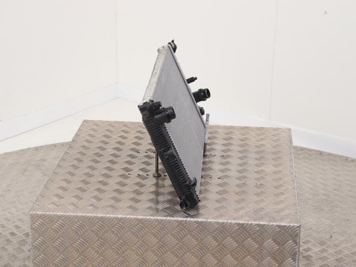 Kylare från en BMW 3 serie Touring (G21) 320i 2.0 TwinPower Turbo 16V 2019