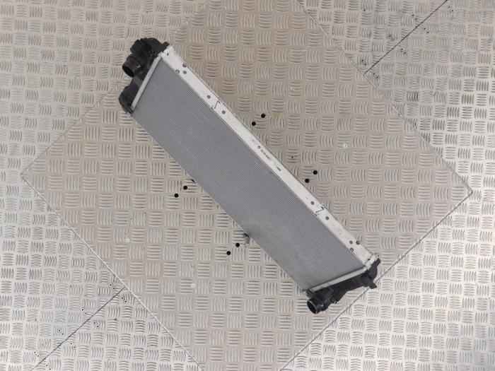 Kylare från en BMW 3 serie Touring (G21) 320i 2.0 TwinPower Turbo 16V 2019