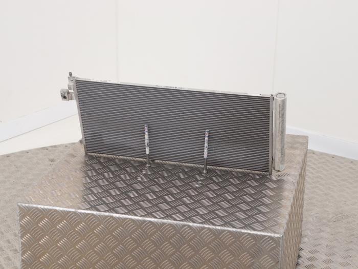 Kondensor, luftkonditionering från en BMW 3 serie Touring (G21) 320i 2.0 TwinPower Turbo 16V 2019