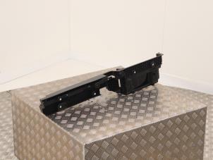 Begagnade List, bagageutrymme BMW 3 serie Touring (G21) 320i 2.0 TwinPower Turbo 16V Pris € 19,00 Marginaltabell erbjuds av Automaterialen Ronald Morien B.V.