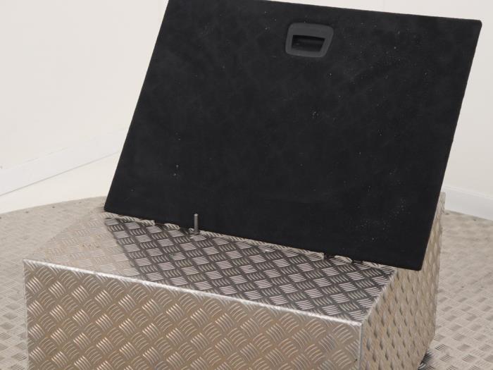 Golvpanel, lastområde från en BMW 3 serie Touring (G21) 320i 2.0 TwinPower Turbo 16V 2019