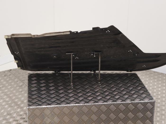 Hasplåt från en BMW 3 serie Touring (G21) 320i 2.0 TwinPower Turbo 16V 2019