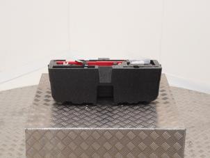 Gebruikte Krikset Volkswagen Up! (121) 1.0 TSI 12V GTI Prijs € 124,99 Inclusief btw aangeboden door Automaterialen Ronald Morien B.V.