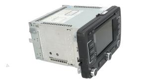 Begagnade CD-spelare med radio Volkswagen Golf VI Cabrio (1K) 1.6 TDI 16V BlueMotion Pris € 375,00 Marginaltabell erbjuds av Automaterialen Ronald Morien B.V.