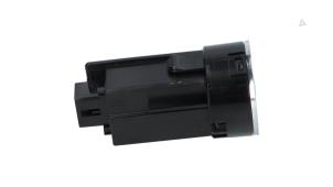 Gebruikte Start/Stop schakelaar Toyota Yaris III (P13) 1.5 16V Hybrid Prijs € 15,00 Margeregeling aangeboden door Automaterialen Ronald Morien B.V.