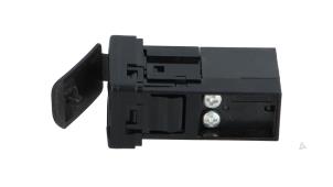 Gebruikte AUX/USB aansluiting Toyota Yaris III (P13) 1.5 16V Hybrid Prijs € 15,00 Margeregeling aangeboden door Automaterialen Ronald Morien B.V.