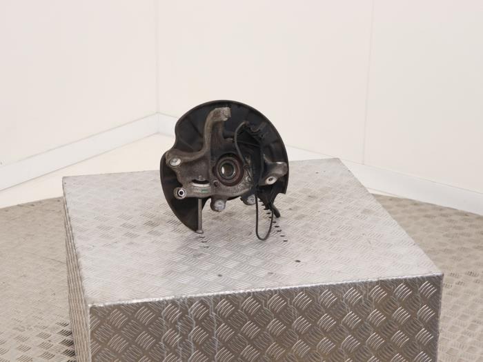 Fusee rechts-achter van een Mercedes-AMG S AMG (C217) 5.5 S-63 AMG V8 32V Biturbo 4-Matic 2016