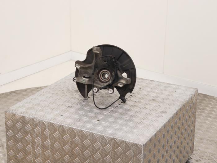 Fusee rechts-achter van een Mercedes-AMG S AMG (C217) 5.5 S-63 AMG V8 32V Biturbo 4-Matic 2016