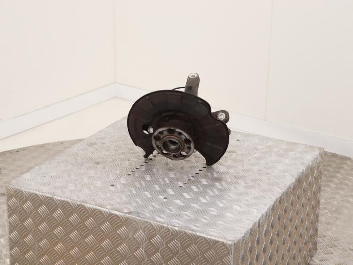 Fusee rechts-achter van een Mercedes-AMG S AMG (C217) 5.5 S-63 AMG V8 32V Biturbo 4-Matic 2016