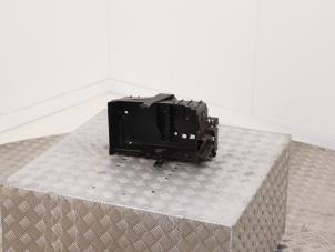 Gebruikte Accubak Opel Astra J GTC (PD2/PF2) 2.0 CDTI 16V ecoFLEX Prijs € 25,00 Margeregeling aangeboden door Automaterialen Ronald Morien B.V.