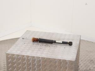 Gebruikte Schokdemper rechts-voor Volkswagen Polo V (6R) 1.8 GTI 16V Prijs € 19,00 Margeregeling aangeboden door Automaterialen Ronald Morien B.V.