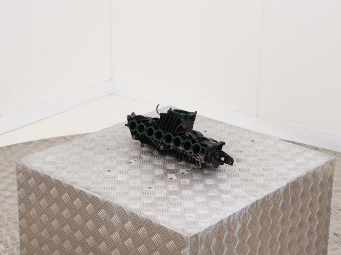 Insugsrör från en Volvo V40 Cross Country (MZ) 2.0 T3 16V 2018